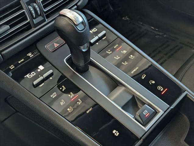 2023 Porsche Macan T