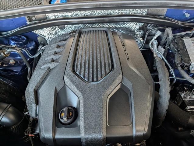 2023 Porsche Macan T
