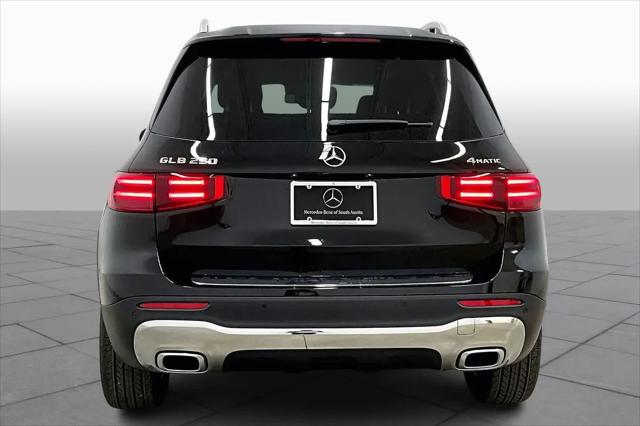 2026 Mercedes-Benz GLB 4MATIC