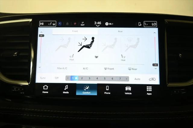 2025 Chrysler Pacifica Select