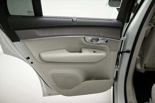 2026 Volvo XC90 Plug-In Hybrid Ultra, T8 AWD, Electric/Gasoline, Bright, 7 Seats