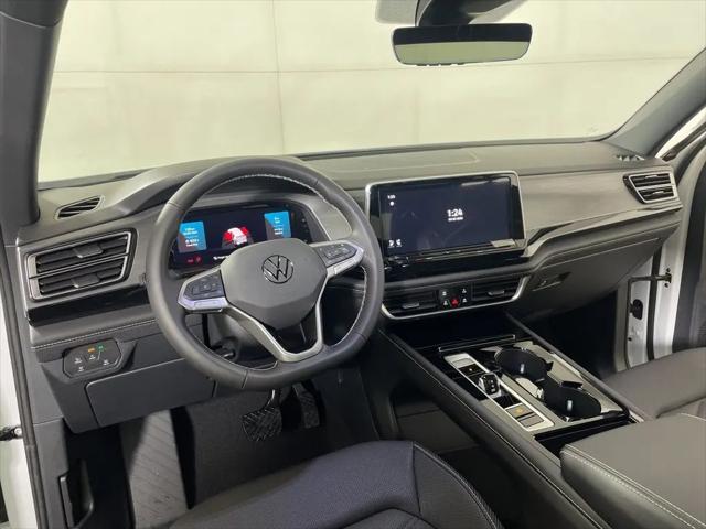 2026 Volkswagen Atlas Cross Sport SE with Technology