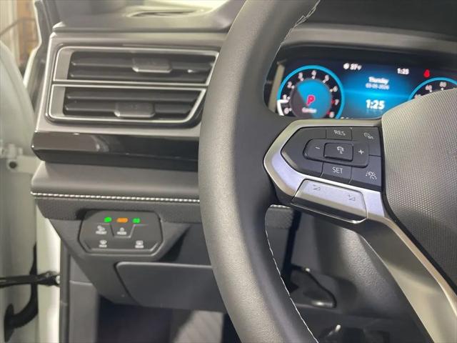 2026 Volkswagen Atlas Cross Sport SE with Technology