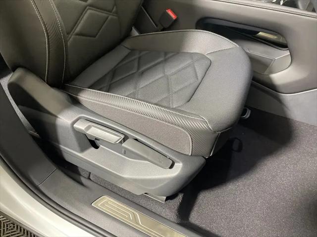 2026 Volkswagen Atlas Cross Sport SE with Technology