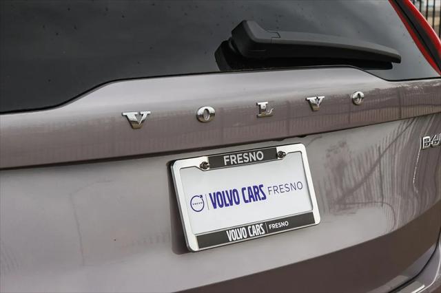 2026 Volvo XC90 Plus, B6 AWD Gas (mild hybrid), Gasoline, Bright, 6 Seats
