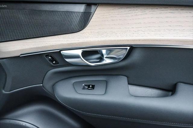 2026 Volvo XC90 Plus, B6 AWD Gas (mild hybrid), Gasoline, Bright, 6 Seats