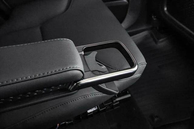 2026 Volvo XC90 Plus, B6 AWD Gas (mild hybrid), Gasoline, Bright, 6 Seats