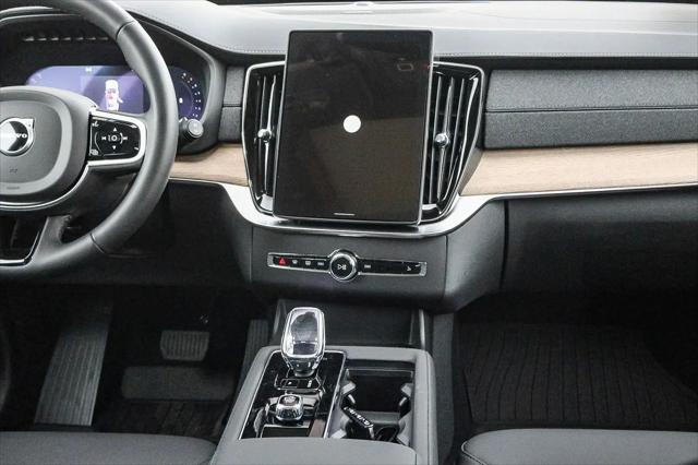 2026 Volvo XC90 Plus, B6 AWD Gas (mild hybrid), Gasoline, Bright, 6 Seats