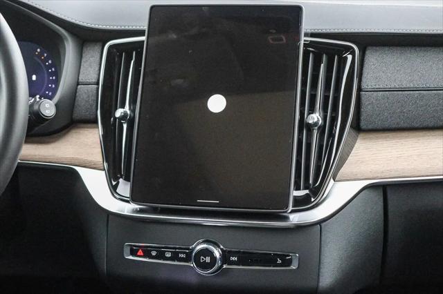 2026 Volvo XC90 Plus, B6 AWD Gas (mild hybrid), Gasoline, Bright, 6 Seats