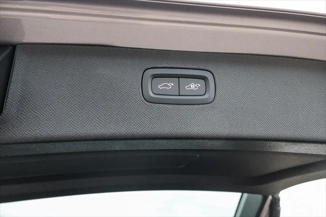 2026 Volvo XC90 Plus, B6 AWD Gas (mild hybrid), Gasoline, Bright, 6 Seats