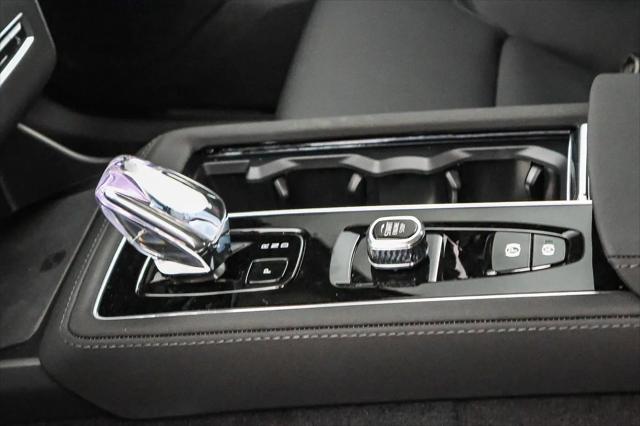 2026 Volvo XC90 Plus, B6 AWD Gas (mild hybrid), Gasoline, Bright, 6 Seats