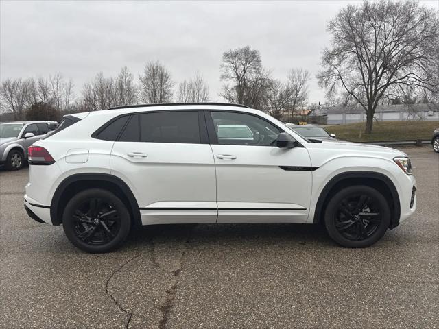 2025 Volkswagen Atlas Cross Sport 2.0T SEL R-Line Black