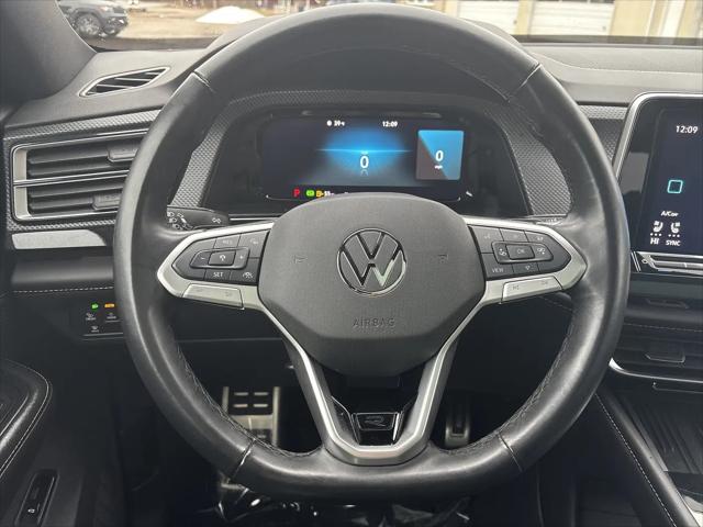 2025 Volkswagen Atlas Cross Sport 2.0T SEL R-Line Black