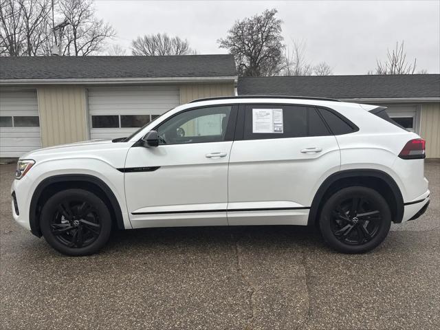 2025 Volkswagen Atlas Cross Sport 2.0T SEL R-Line Black
