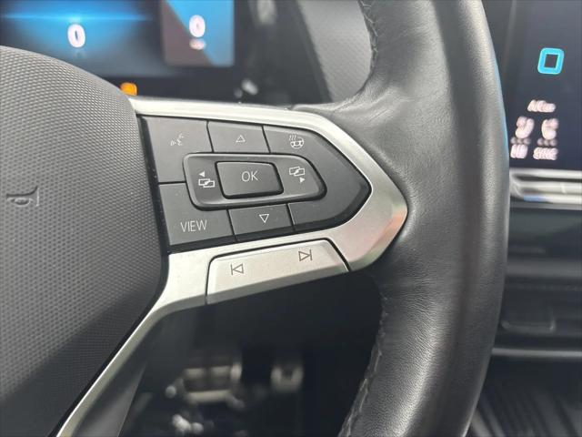 2025 Volkswagen Atlas Cross Sport 2.0T SEL R-Line Black