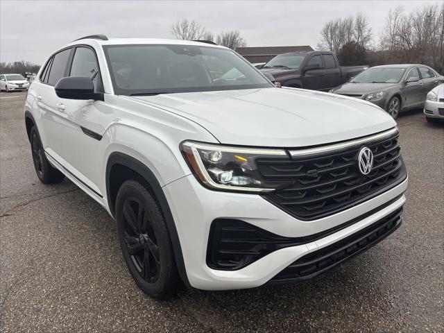 2025 Volkswagen Atlas Cross Sport 2.0T SEL R-Line Black for sale in Wayland, MI