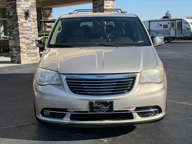 2014 Chrysler Town & Country Touring-L