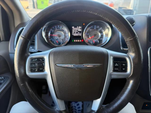 2014 Chrysler Town & Country Touring-L