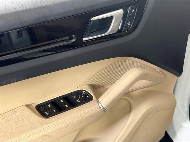 2022 Porsche Cayenne Cayenne