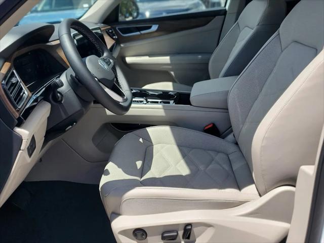 2026 Volkswagen Atlas SE with Technology