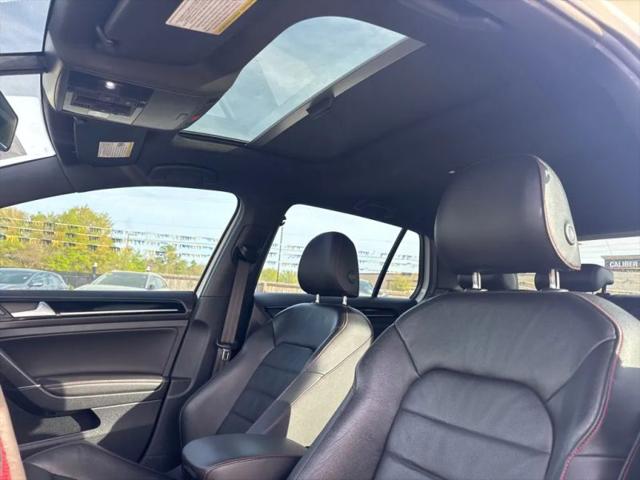 2016 Volkswagen Golf GTI S w/Performance Package 4-Door
