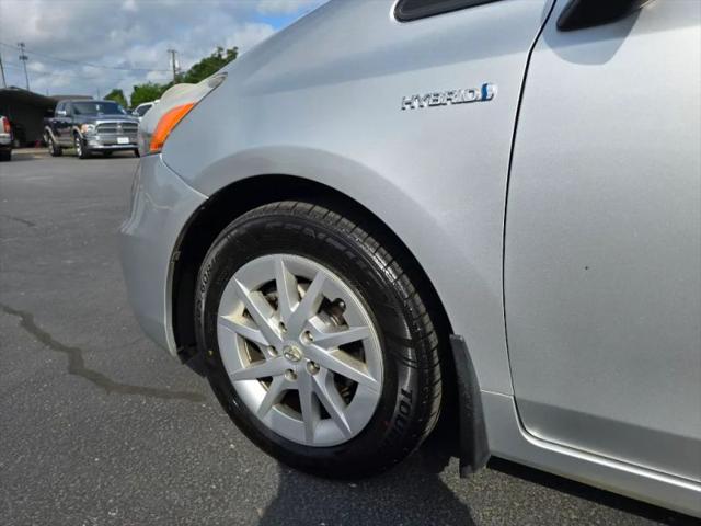 2013 Toyota Prius v Two