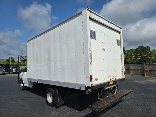 2019 Chevrolet Express Cutaway 4500 4500 Van