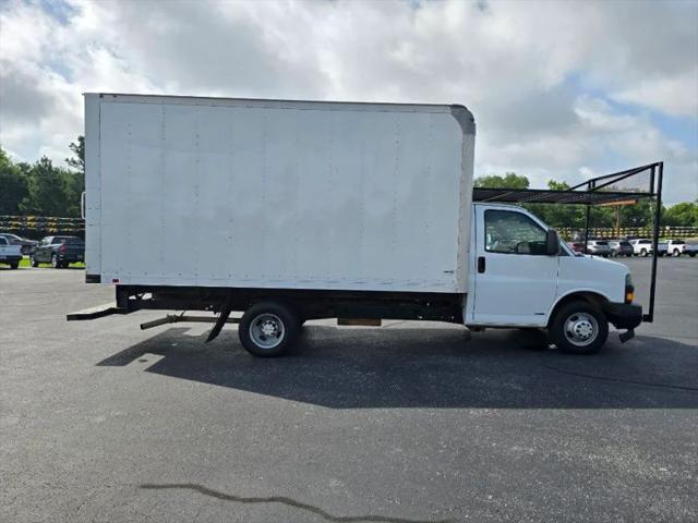 2019 Chevrolet Express Cutaway 4500 4500 Van