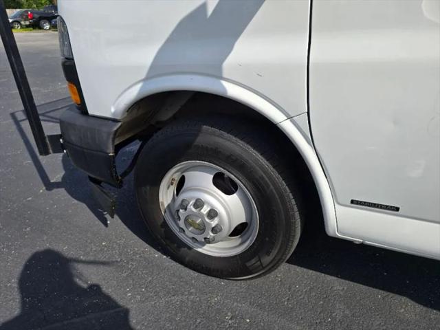 2019 Chevrolet Express Cutaway 4500 4500 Van