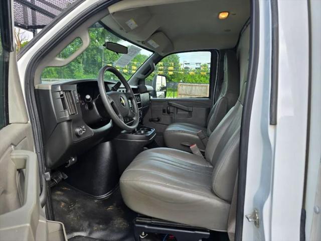2019 Chevrolet Express Cutaway 4500 4500 Van