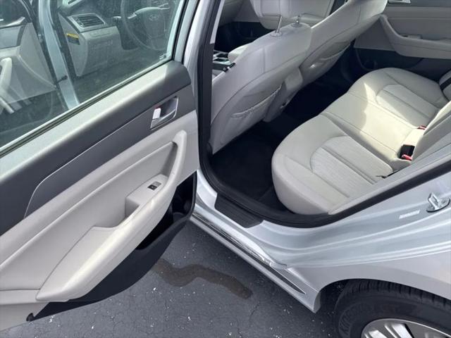 2016 Hyundai Sonata Hybrid SE