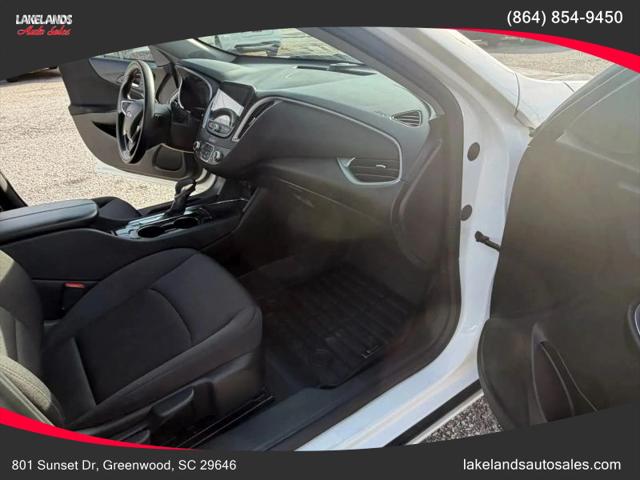 2022 Chevrolet Malibu FWD LT