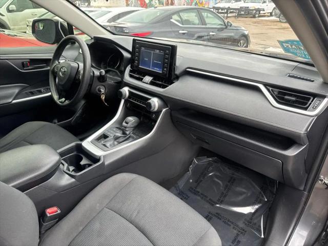 2019 Toyota RAV4 LE