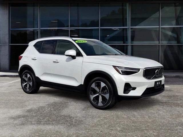 2025 Volvo XC40 B5 Plus Bright Theme for sale in Beckley, WV