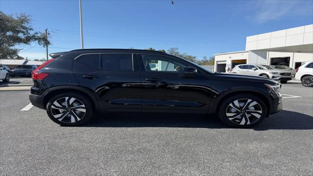 2026 Volvo XC40 Ultra, B5 AWD Gas (mild hybrid), Dark