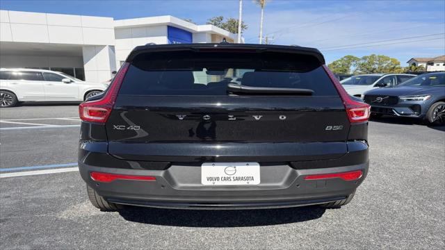 2026 Volvo XC40 Ultra, B5 AWD Gas (mild hybrid), Dark