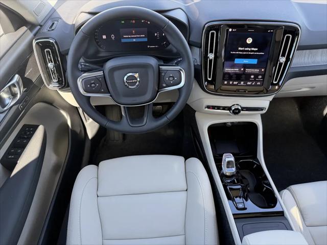 2026 Volvo XC40 Ultra, B5 AWD Gas (mild hybrid), Dark