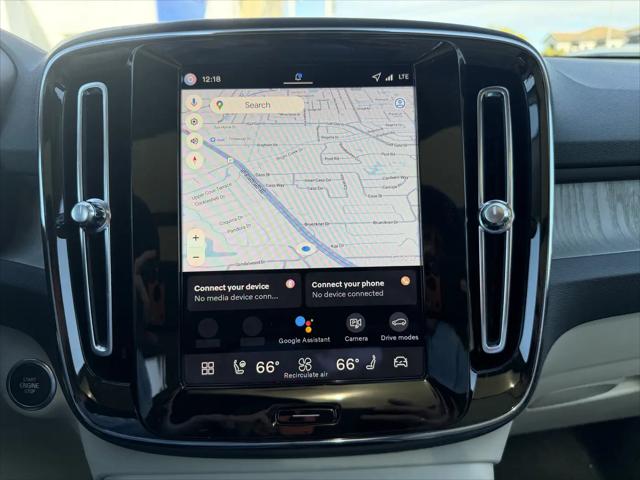 2026 Volvo XC40 Ultra, B5 AWD Gas (mild hybrid), Dark
