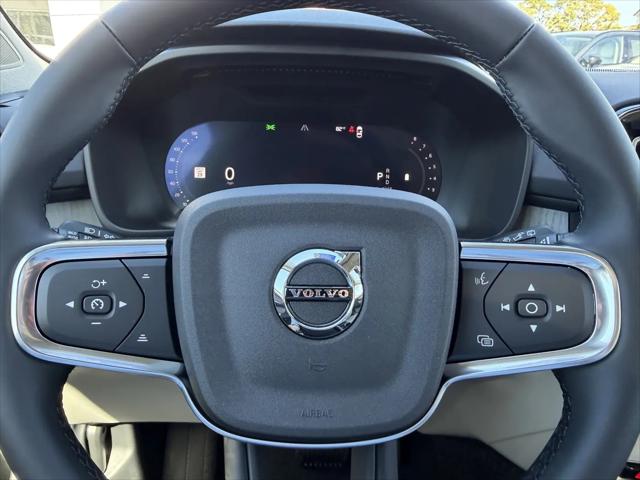 2026 Volvo XC40 Ultra, B5 AWD Gas (mild hybrid), Dark