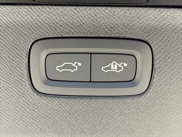 2026 Volvo XC90 Plus, B6 AWD Gas (mild hybrid), Gasoline, Bright, 7 Seats