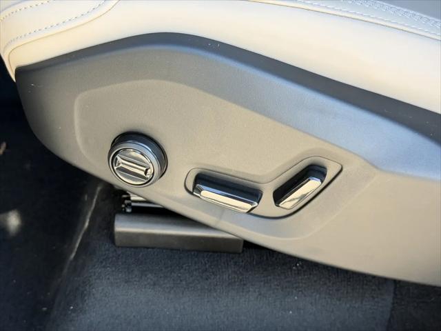 2026 Volvo XC90 Plus, B6 AWD Gas (mild hybrid), Gasoline, Bright, 7 Seats