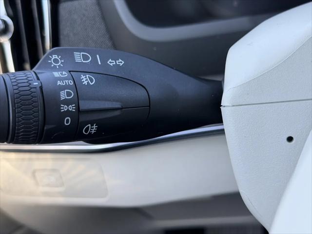 2026 Volvo XC90 Plus, B6 AWD Gas (mild hybrid), Gasoline, Bright, 7 Seats