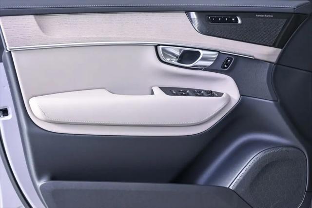 2026 Volvo XC90 Plus, B6 AWD Gas (mild hybrid), Gasoline, Bright, 7 Seats
