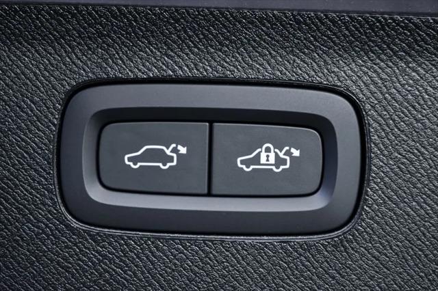 2026 Volvo XC90 Plus, B6 AWD Gas (mild hybrid), Gasoline, Bright, 7 Seats