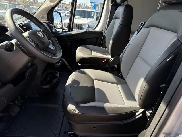 2026 Ram ProMaster Cargo Van SLT Low Roof 136" WB