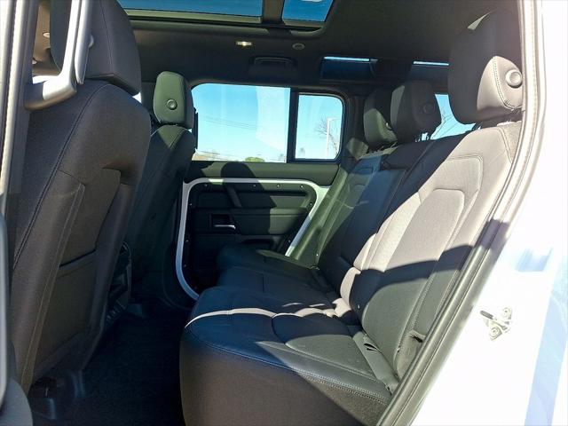 2025 Land Rover Defender 110 P300