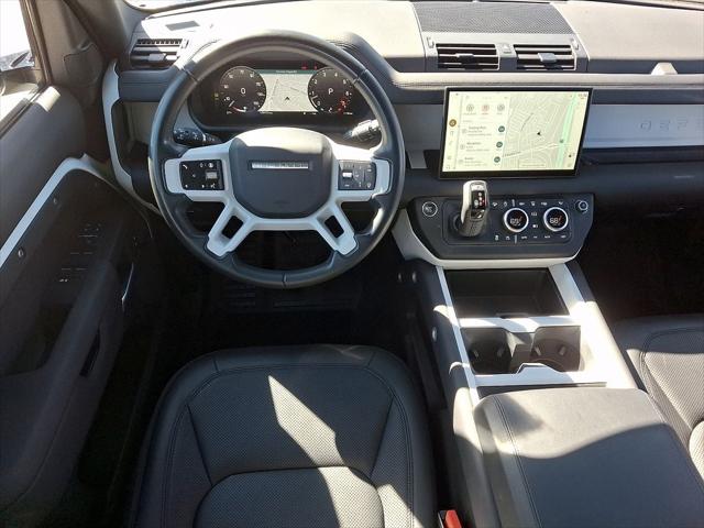 2025 Land Rover Defender 110 P300
