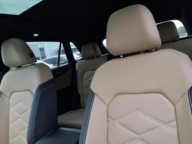 2026 Volkswagen Atlas Cross Sport SE with Technology