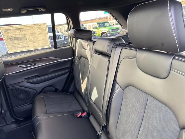 2026 Jeep Grand Cherokee Altitude 4x4