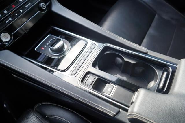 2019 Jaguar F-PACE R-Sport